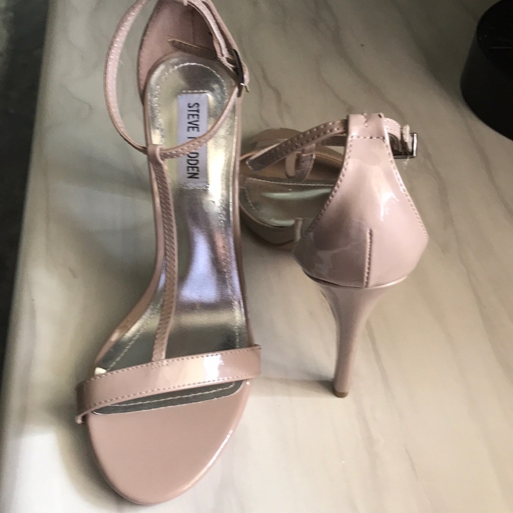 Shoe